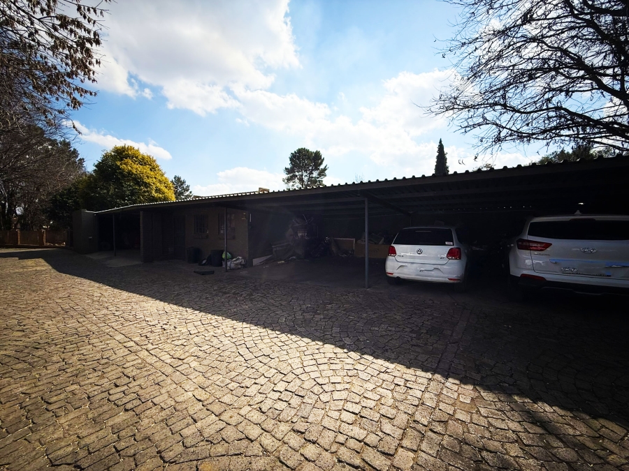 5 Bedroom Property for Sale in Van Der Hoff Park North West
